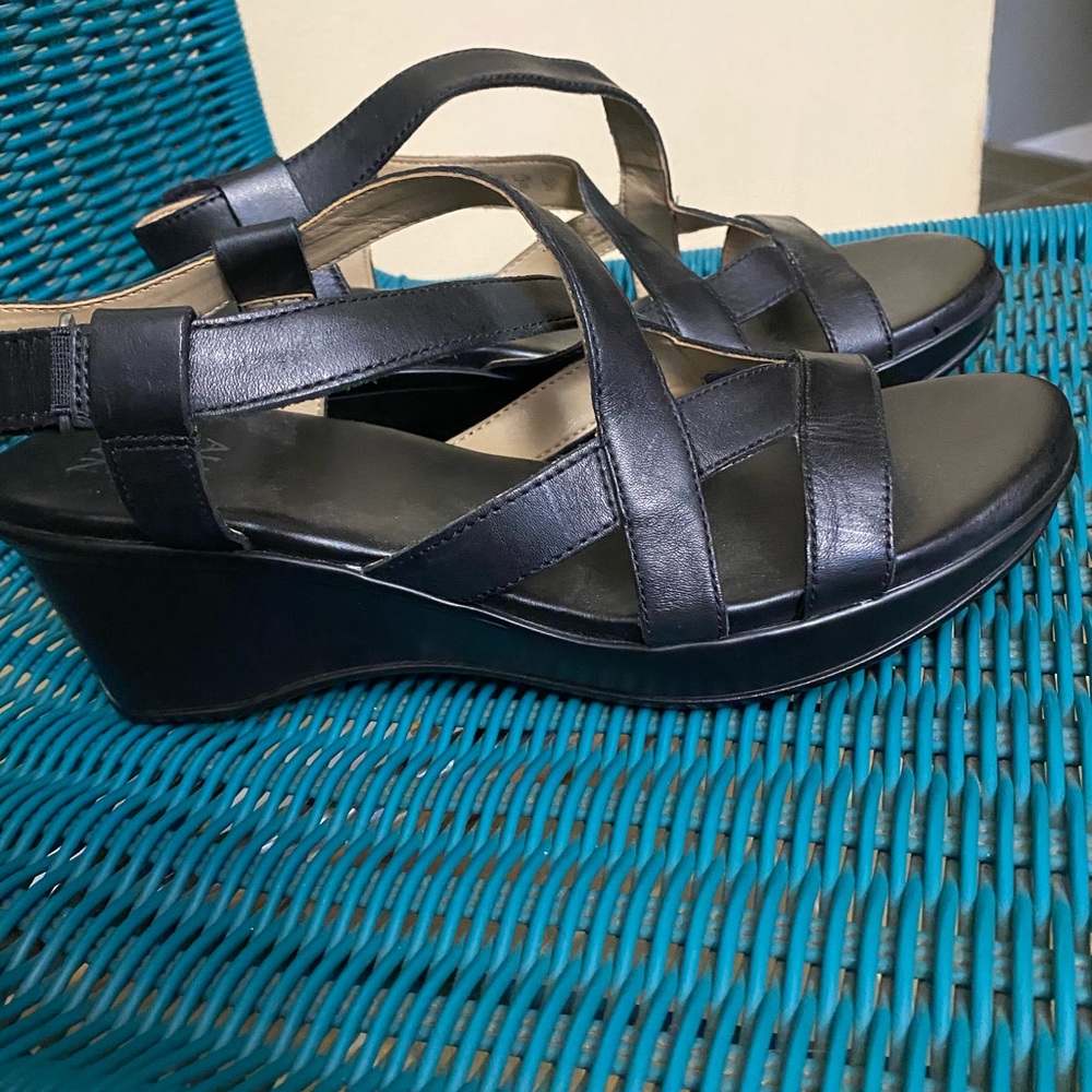 Brand new Naturalizer black wedges